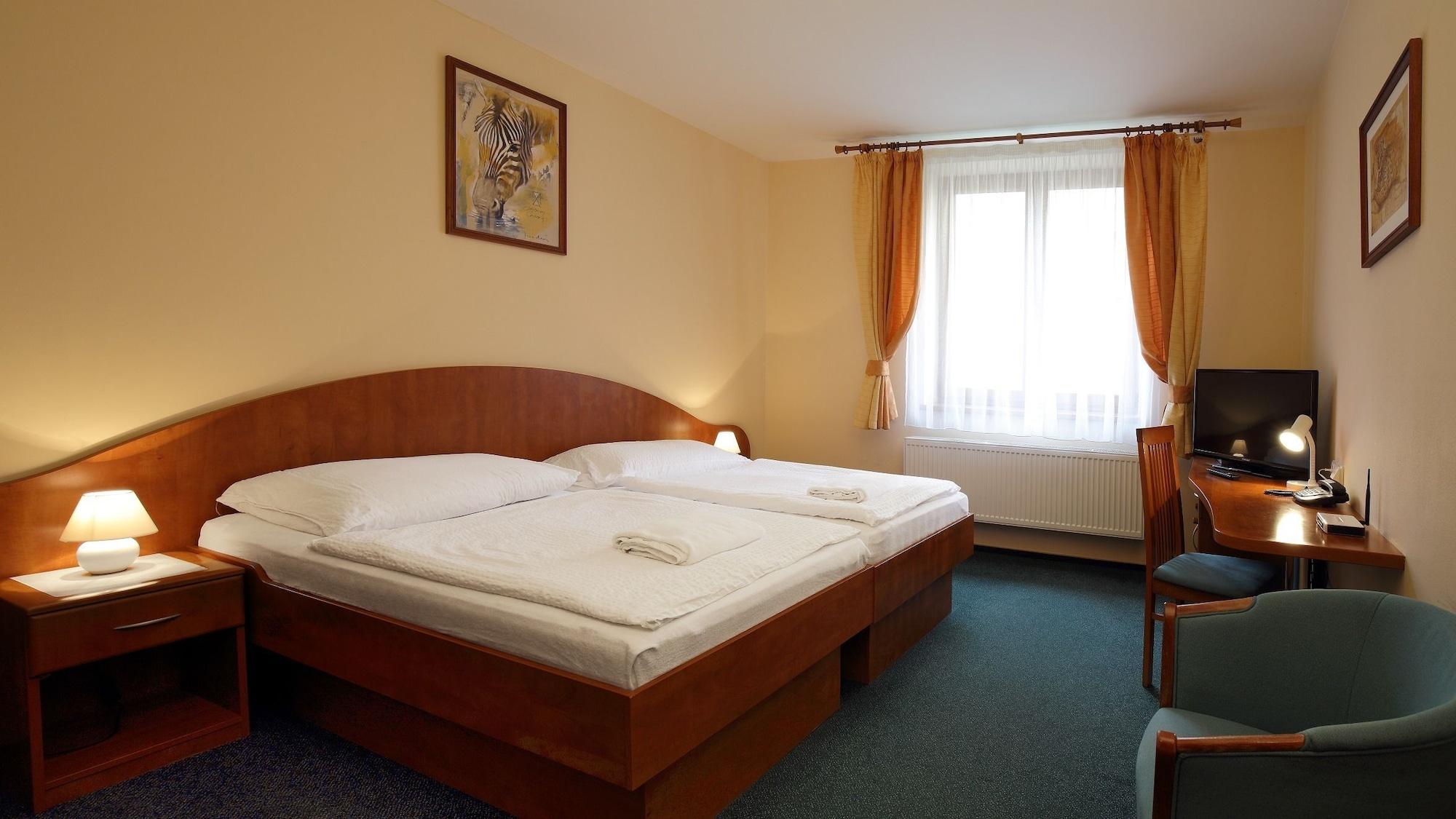 פלזן Hotel Palace מראה חיצוני תמונה