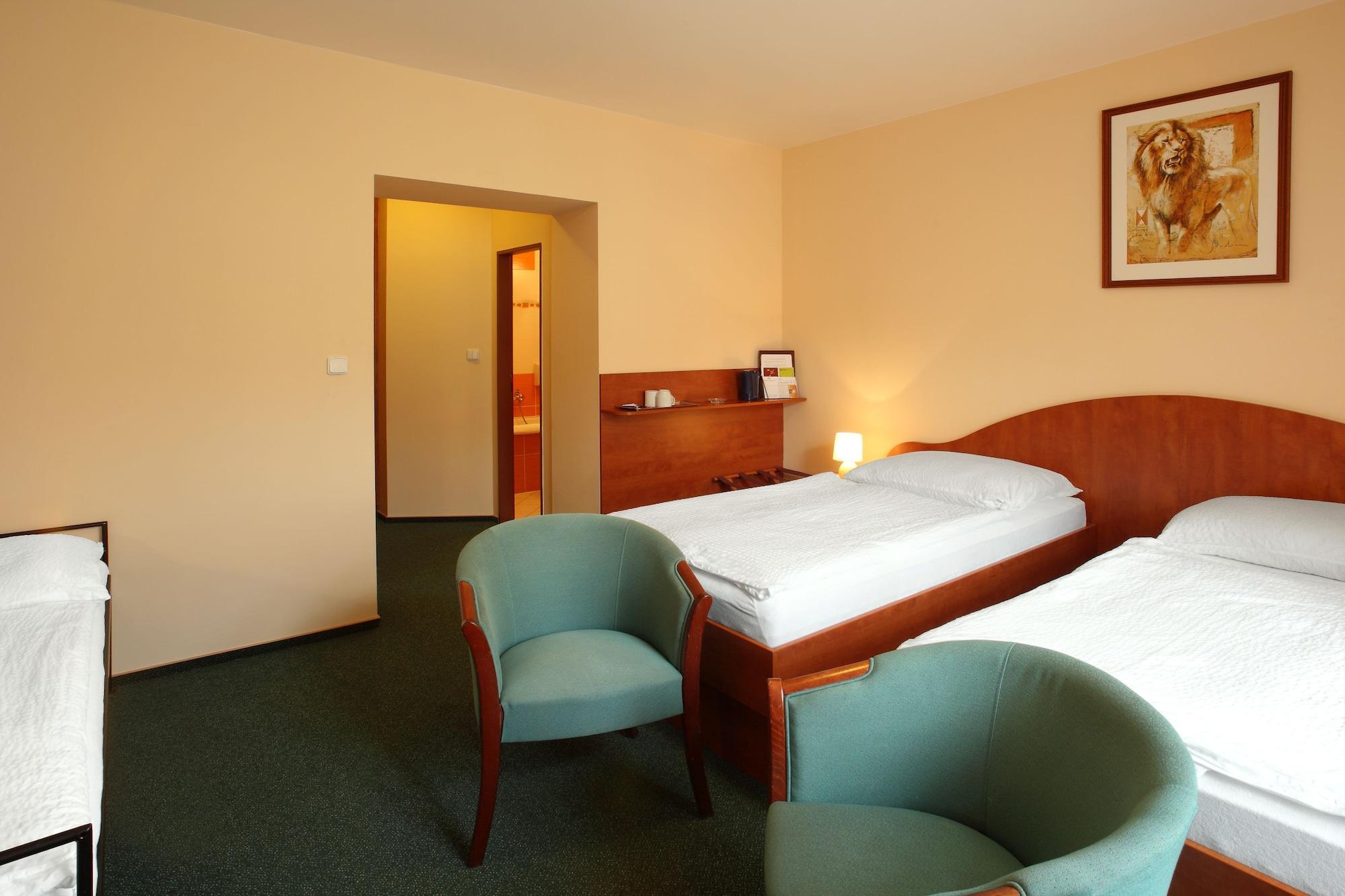 פלזן Hotel Palace מראה חיצוני תמונה