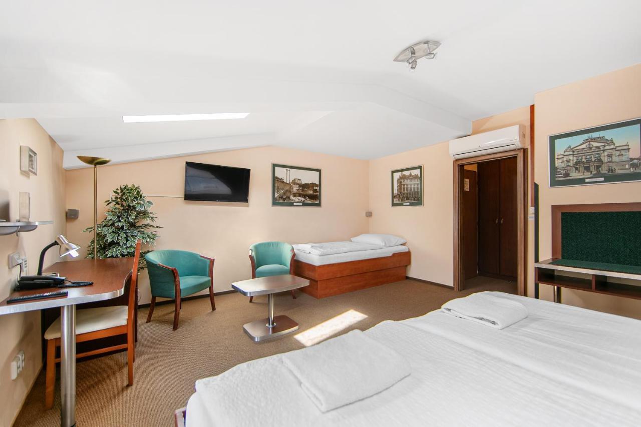 פלזן Hotel Palace מראה חיצוני תמונה