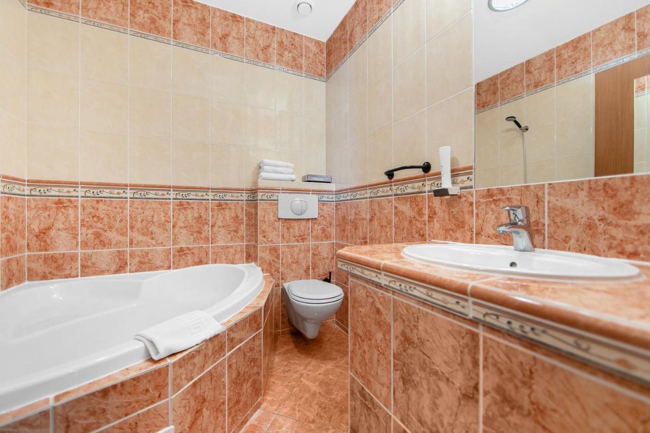פלזן Hotel Palace מראה חיצוני תמונה