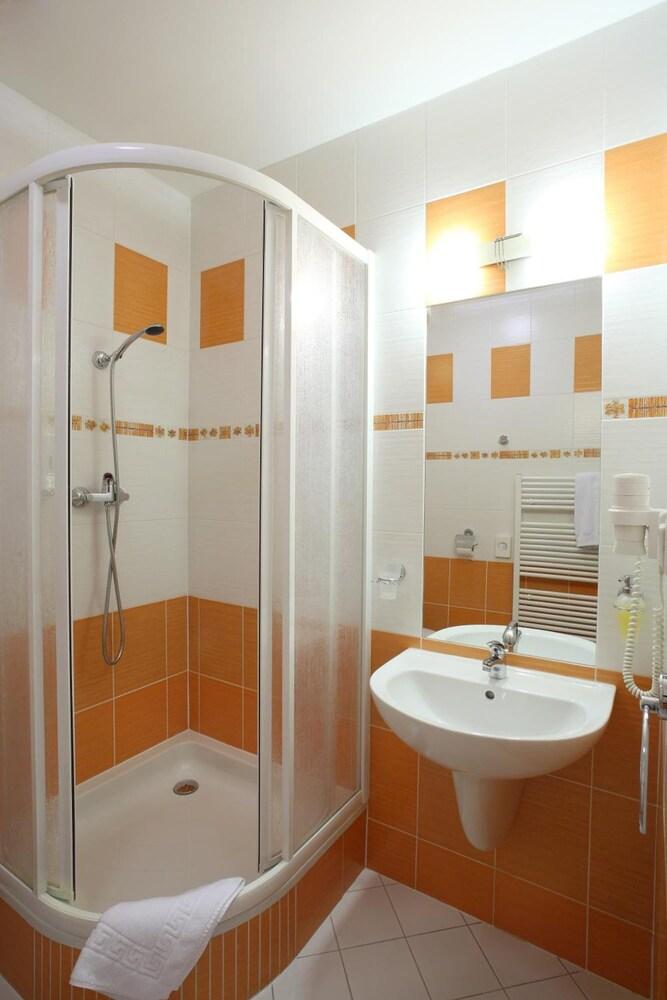 פלזן Hotel Palace מראה חיצוני תמונה