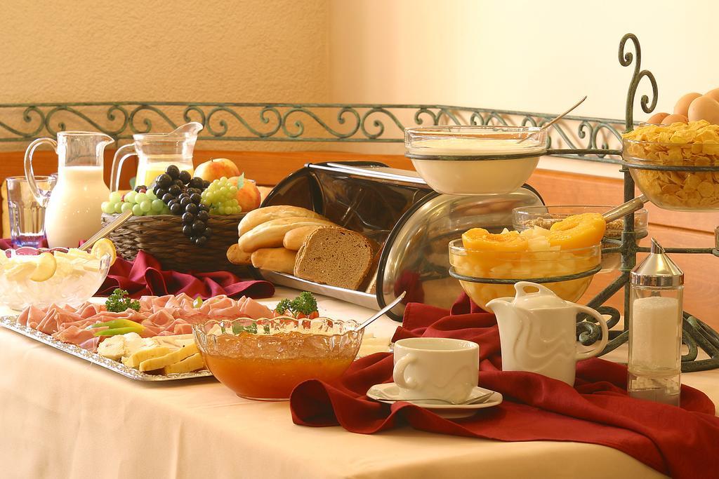 פלזן Hotel Palace מראה חיצוני תמונה