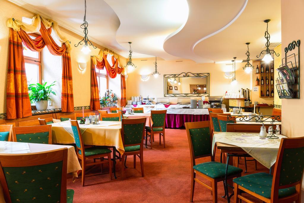 פלזן Hotel Palace מראה חיצוני תמונה