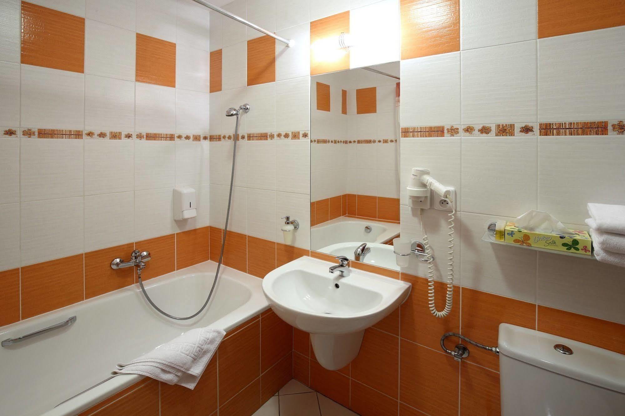 פלזן Hotel Palace מראה חיצוני תמונה